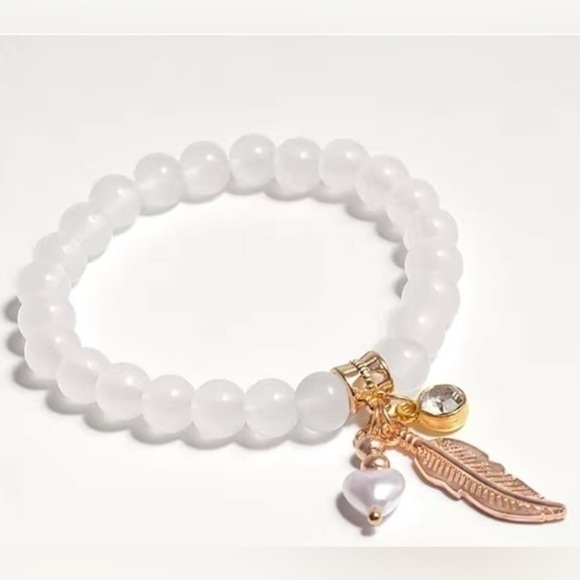 🆕 White Jade Crystal Beaded Leaf Pendant Bracelet - Picture 2 of 5